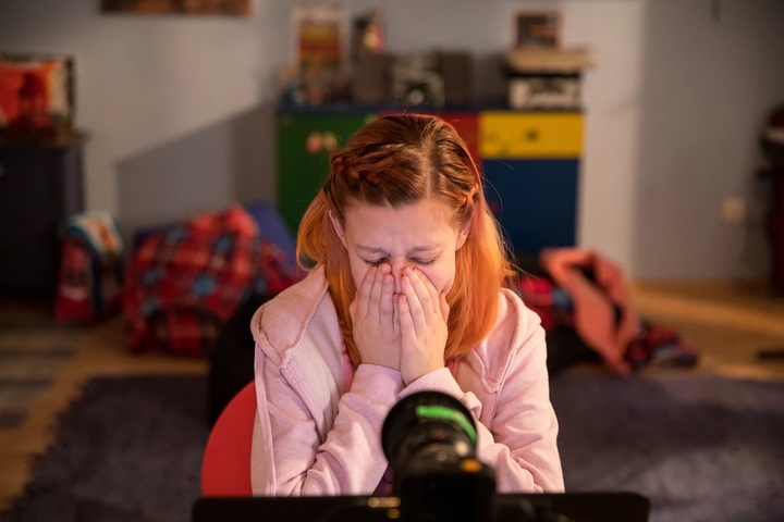 Prześladowca z filmu „W sieci” usłyszał oficjalne zarzuty